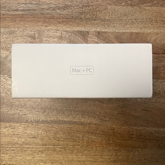 Apple AirPort Extreme Wireless Router MD031LL/A - Picture 6 of 7